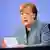 Меркель просить не сподіватися на швидке послаблення локдауну