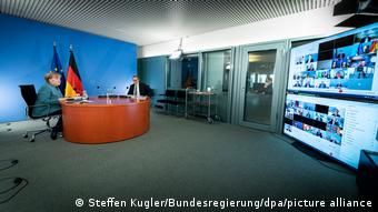 Η Άνγκελα Μέρκελ σε τηλεδιάσκεψη με τους πρωθυπουργούς των γερμανικών κρατιδίων