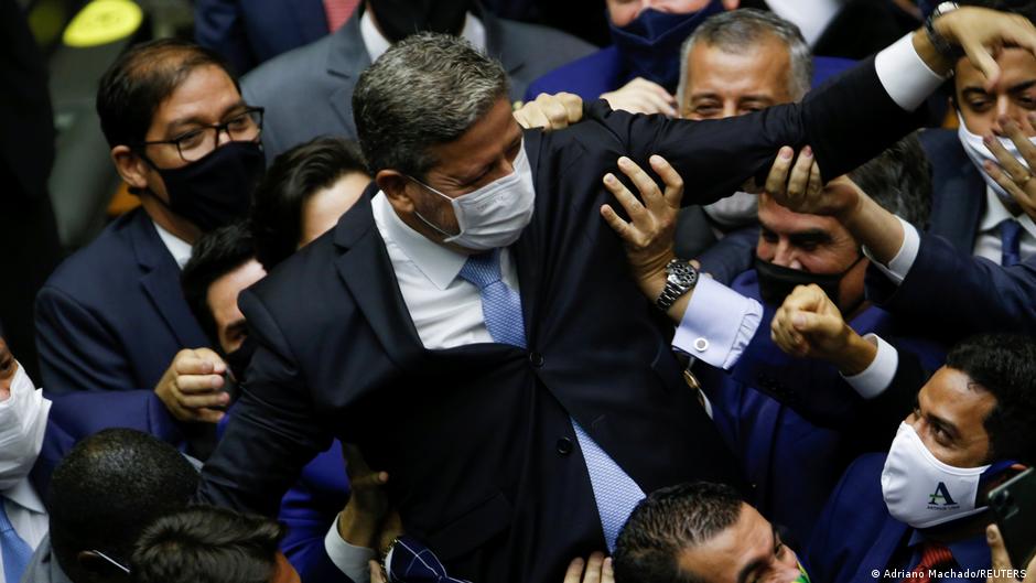 Agora governo e Congresso estão passando a boiada de verdade