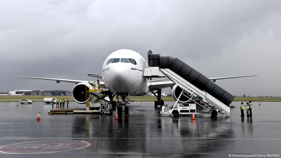 South Africa holds 150 Palestinians on plane for 12 hours