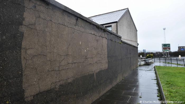 Nordirland | Brexit | entferntes Graffiti in Larne