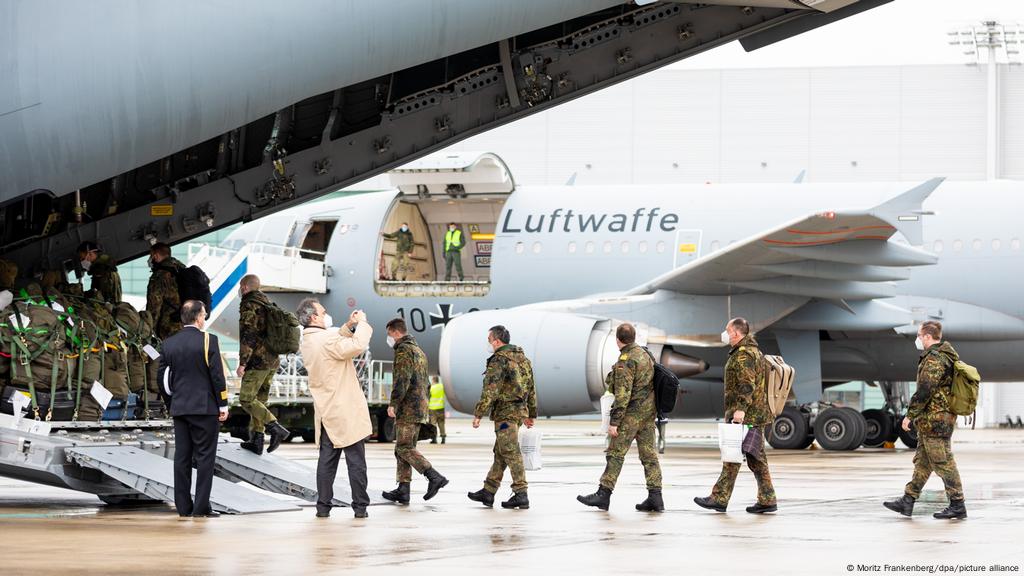 Coronavirus Portugal Welcomes German Military Medics News Dw 03 02 2021