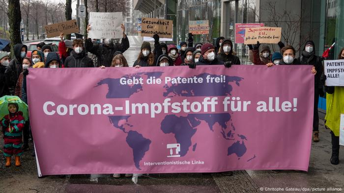 Demonstration gegen Patentschutz bei Corona-Impfstoffen