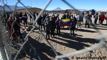 Venezuelan citizens remain stranded at the Chilean border crossing with Bolivia in Colchane, Chile on June 27, 2019. - Hundreds of Venezuelans remained stranded at several border points in northern Chile, in very bad conditions as reported by human rights organizations, after Chile and Peru restricted income requirements. (Photo by Ignacio MUNOZ / AFP)