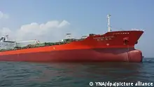 Das von der Website der DM Shipping stammende Bild zeigt den südkoreanischen Öltanker «Hankuk Chemi», der von der iranischen Revolutionsgarde beschlagnahmt worden ist. Der Tanker habe mit seiner Ethanol-Ladung die Gewässer im Persischen Golf verschmutzt und sei daher von der Küstenwache in die Hafenstadt Bandar Abbas geleitet worden, teilten die Revolutionsgarden am 04.01.2021 nach Angaben der iranischen Nachrichtenagentur Isna mit. +++ dpa-Bildfunk +++