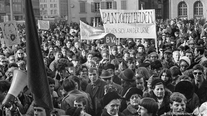 Schweiz Frauenstimmrecht Marsch auf Bern 1969