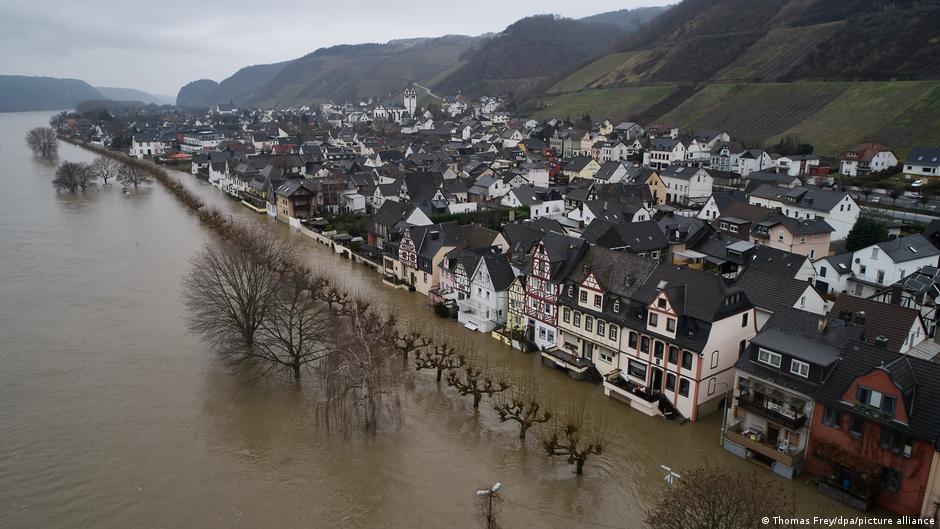 Ako se otapanje snega i obilne padavine poklope, može doći do poplava, kao u februaru 2021. u nemačkom Lojtesdorfu na Rajni