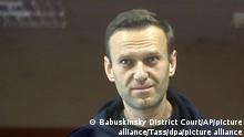 Навальный высмеял новое обвинение со стороны СКР