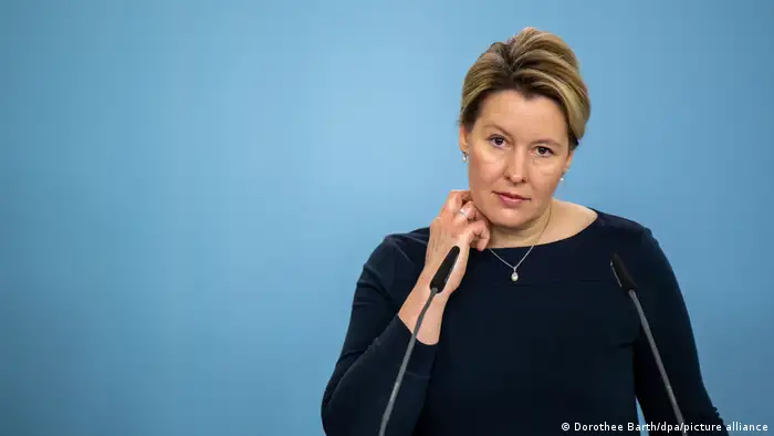 Deutschland Vorstellung Schutzbrief gegen weibliche Genitalverstümmelung | Franziska Giffey 