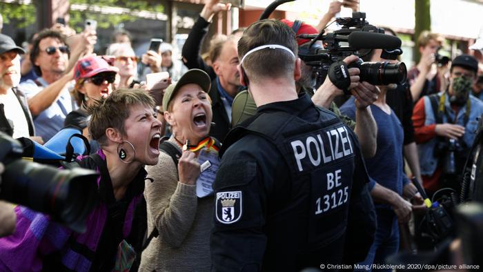 Chancellor Scholz is very harsh with coronation deniers - like here in Berlin