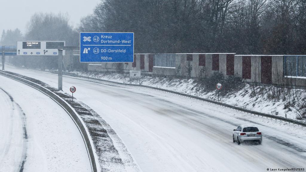 Zima Zaatakowala Niemcy Niebezpiecznie Na Drogach I Torach Zycie W Niemczech Spoleczenstwo Lifestyle Ciekawostki Dw 07 02 2021