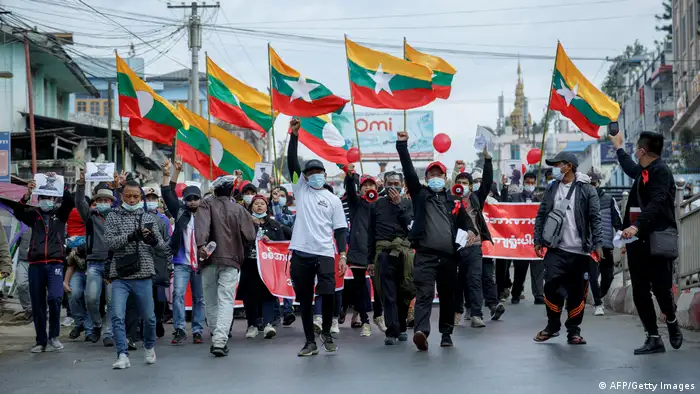 Demonstrators in Muse in Shan State