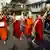 Biksu Myanmar dalam protes menentang kudeta militer, Senin 8 Februari 2021