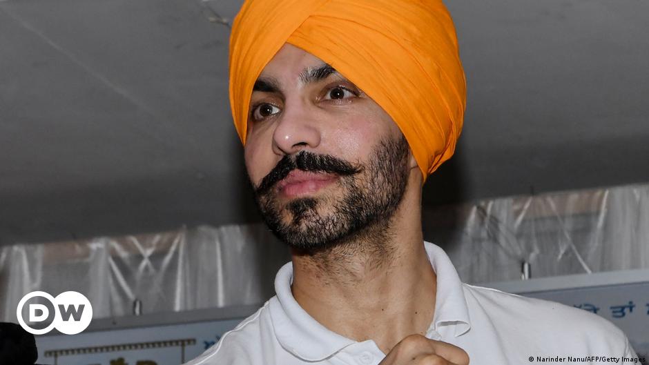 India: Actor Deep Sidhu arrested over riots – DW – 02/09/2021
