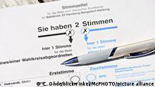 Stimmzettel zur Bundestagswahl, Deutschland | ballot paper for German elections, Germany