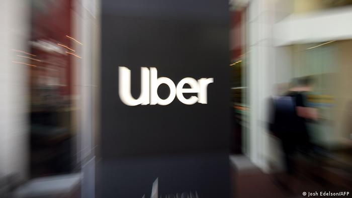 Uber drivers to get workersu2032 rights in the UK  News  DW  16.03.2021