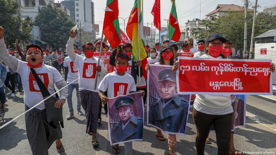 Myanmar protesters march for sixth consecutive day | News | DW - Vimarsana News
