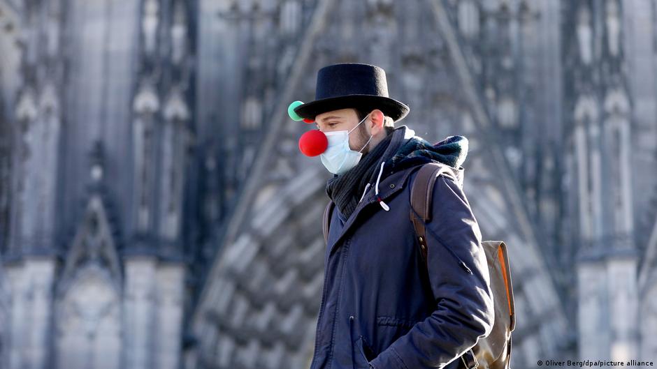Germany: Carnival fans mark pandemic-curbed Rose Monday | News | DW - Vimarsana News