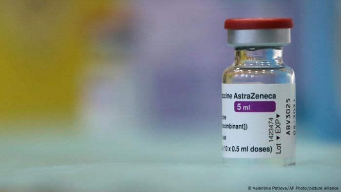 What You Need To Know About Astrazeneca S Covid 19 Vaccine Science In Depth Reporting On Science And Technology Dw 11 03 2021