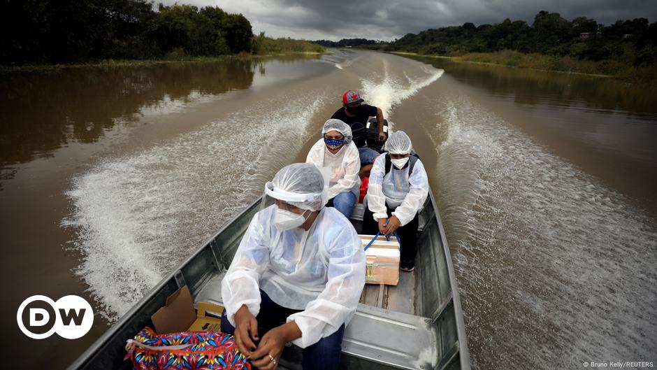 Brasil registra mais 713 mortes por covid-19