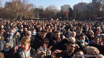 Участники митинга оппозиции Участники митинга оппозиции