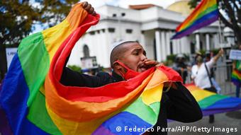 Caracas I Pro und Gegen Demo am Youth Day in Venezuela