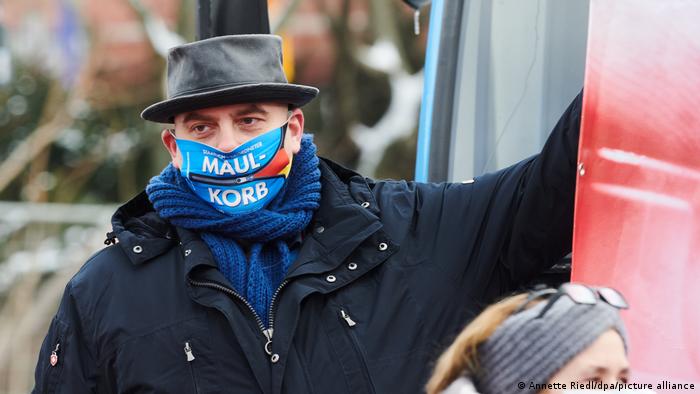 Deutschland | Coronavirus - Demonstration gegen Einschränkungen in Berlin