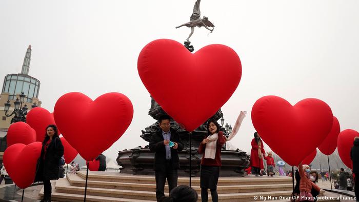 Ø±ÙØ² ÙØ§ÙÙØªØ§ÛÙ Ø±Ø§ Ø¹Ø´Ø§Ù Ø¯Ø± Ø¬ÙØ§Ù ÚÚ¯ÙÙÙ Ú¯Ø°Ø±Ø§ÙØ¯ÙØ¯ ÙÙÙ ÙØ·Ø§ÙØ¨ ÙØ¯ÛØ§ Ø³ÙØªØ± Dw 14 02 2021