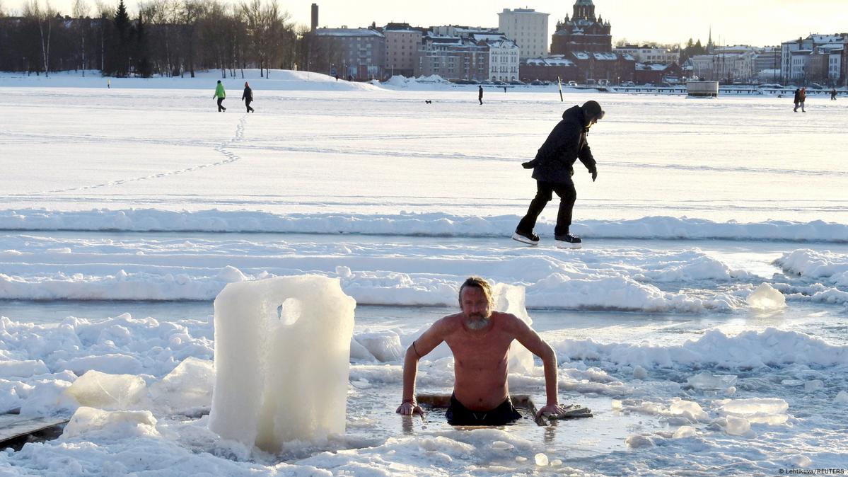 د ۲۰۲۰ کال «د خوشالۍ نړيوال راپور» له مخي د فنلند هيواد په نړۍ کي تر ټولو خوشال هيواد دی. دغه هيواد په څلورم کال په پرله پسې توګه د نړۍ د تر ټولو خوشالو هيوادونو په سر کي ځای مومي. د راپور له مخي د نړۍ تر ټولو بختور کسان په دغه هيواد کي ژوند کوي. د اروپا په شمال کي واقع دغه هيواد ښيي چي خوشالي صرف د اقتصاد سره تړلی څيز نه دی. د ۲۰۲۰ کال «د خوشالۍ نړيوال راپور» له مخي د فنلند هيواد په نړۍ کي تر ټولو خوشال هيواد دی. دغه هيواد په څلورم کال په پرله پسې توګه د نړۍ د تر ټولو خوشالو هيوادونو په سر کي ځای مومي. د راپور له مخي د نړۍ تر ټولو بختور کسان په دغه هيواد کي ژوند کوي. د اروپا په شمال کي واقع دغه هيواد ښيي چي خوشالي صرف د اقتصاد سره تړلی څيز نه دی.