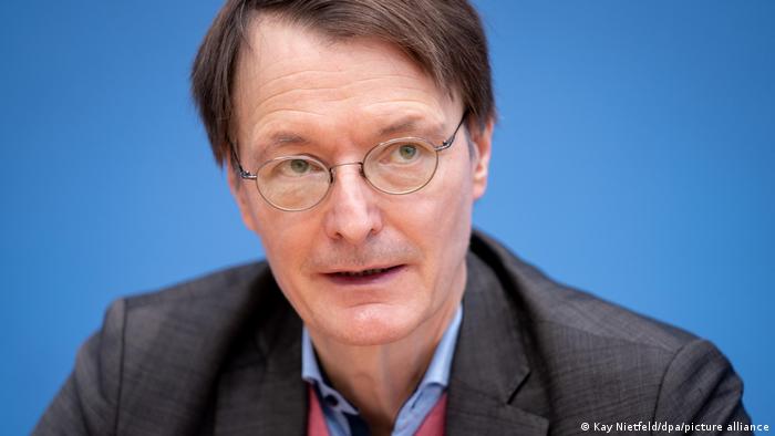 Un politician omniprezent în spaţiul public german: social-democratul Karl Lauterbach