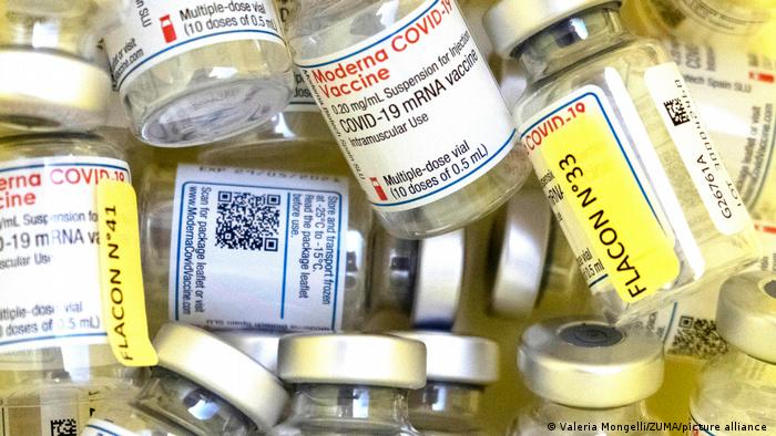 El acuerdo proporciona 150 millones de dosis este año y una opción para adquirir otros 150 millones de dosis en 2022. Estos lotes se sumarán a los 160 millones de dosis que ya había acordado con la empresa el año pasado. Con el nuevo acuerdo, la UE se asegura hasta 2.600 millones de dosis de vacunas de seis fabricantes, detalló la Comisión Europea (17.02.2021).