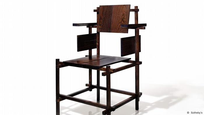 Ein moderner Stuhlklassiker von Gerrit Rietveld.