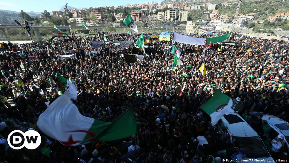 algeria-thousands-take-to-the-streets-to-relaunch-protest-movement