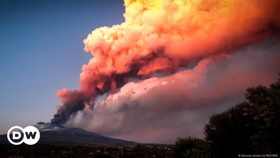 Vulkan Ätna spuckt wieder Feuer und Lava | Aktuell Europa ...