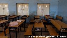 Erneut Hunderte Schülerinnen in Nigeria verschleppt