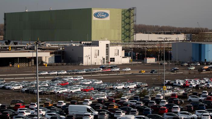 Ford in Germany faces possible sales ban