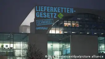Action de Greenpeace à Berlin le 16 février