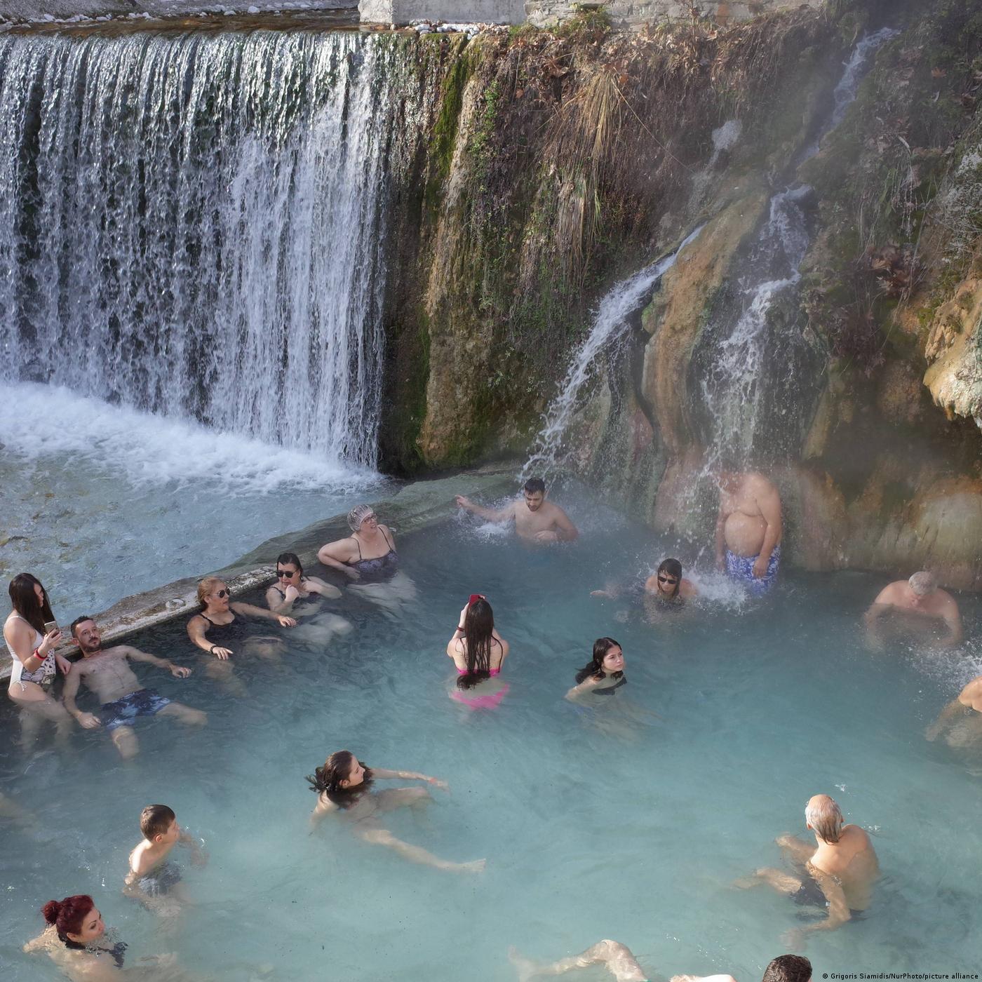 Pour se détendre ou se soigner, les bienfaits des eaux thermales episode artwork