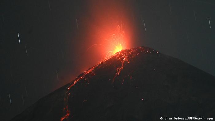 Guatemala evacua poblado por erupción de volcán de Fuego | Las noticias y  análisis más importantes en América Latina | DW 