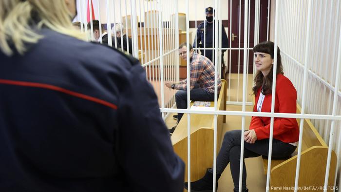 Катерина Борисевич и Артема Сорокин в зале суда Катерина Борисевич и Артема Сорокин в зале суда