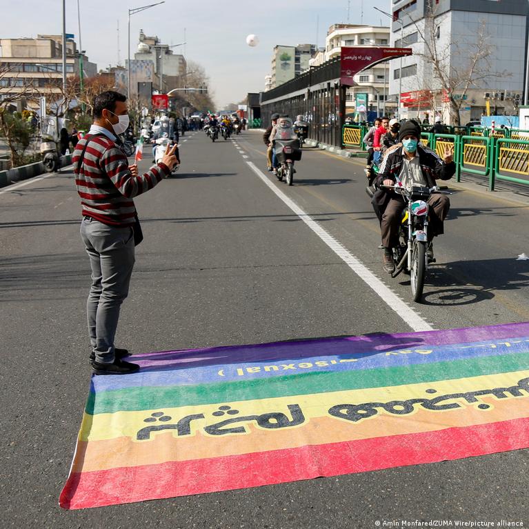 The difficulties of being gay in Iran â€“ DW â€“ 02/26/2021