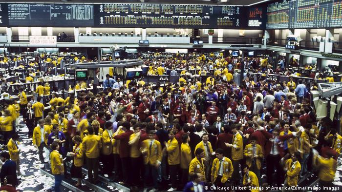 A picture of traders on the floor of the CBOT in Chicago