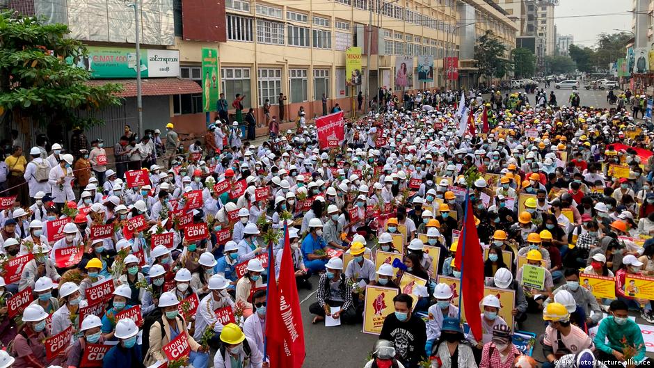 Myanmar coup: Protesters undeterred by recent killings | News | DW - Vimarsana News