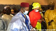 Kandidat Mahamane Ousmane Zweite Runde der Präsidentschaftswahl in Niger, Kandidat Mahamane Ousmane kommt ins Wahllokal in Zinder an.
