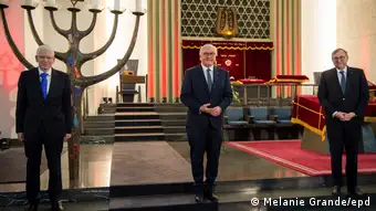 De gauche à droite: le président du Conseil central des Juifs, Josef Schuster, le président fédéral Frank-Walter Steinmeier et le vice-président du Conseil central des Juifs, Abraham Lehrer