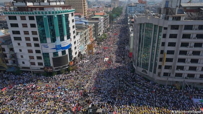 Myanmar | Proteste nach Militärputsch