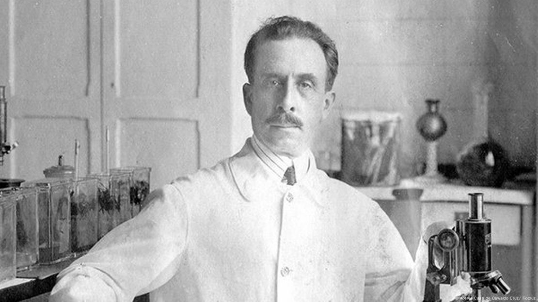 Carlos Chagas em seu laboratório