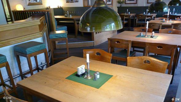 ''Стол резидента'' в пивной ''Am Thor''