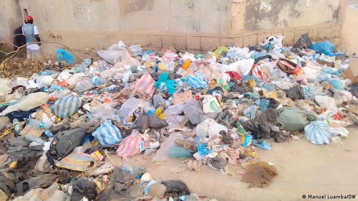Angola | Luanda ist mit Müll bedeckt