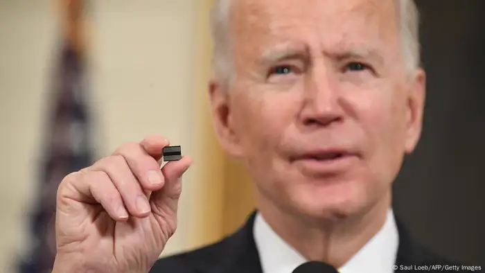 USA Washington | Joe Biden unterschreibt Dekret um die Versorgung von Semiconductor Chips zu verbessern